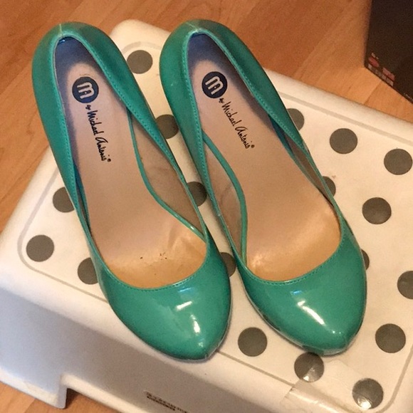 Heels - Picture 2 of 2